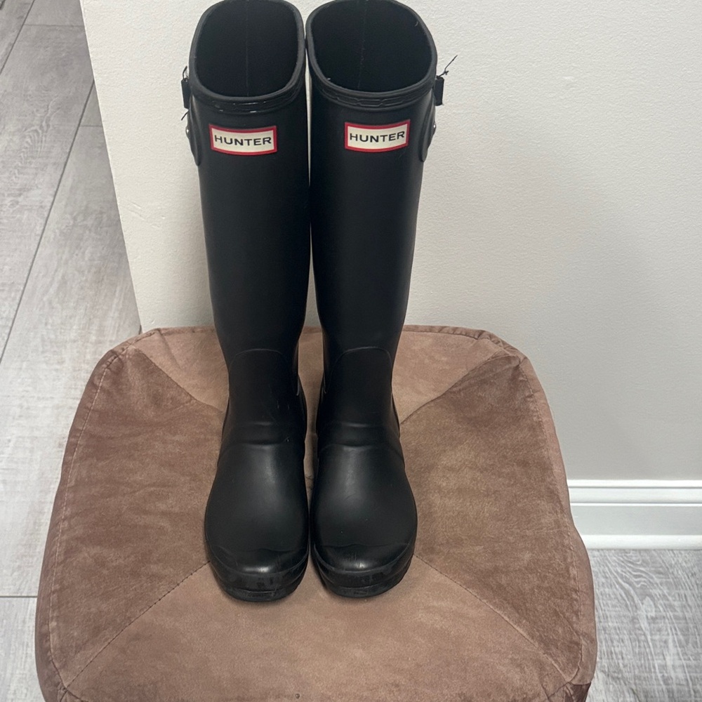 Hunter Classic Black Rain Boots- discounted due to cracking inside and outside.
